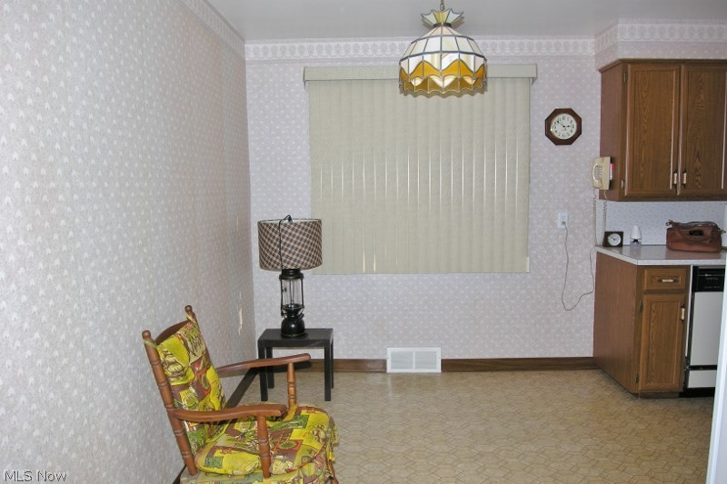 20282 Emery Road Cleveland, OH 44128 - Photo 5 of 20 Gallery Image 5