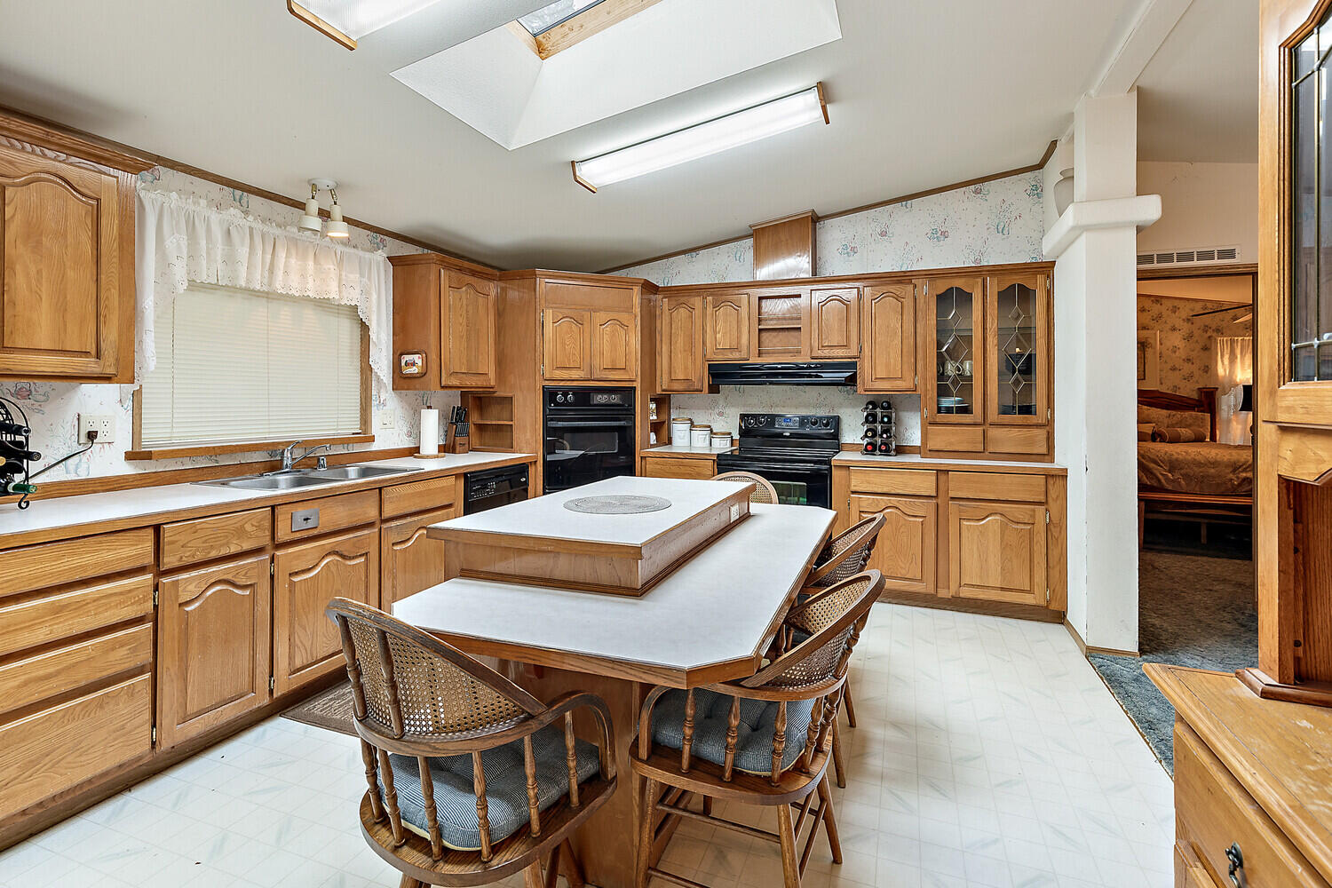 3084 Fish Hatchery Road Grants Pass, OR 97527 - Photo 27 of 44 3084 kitchen
