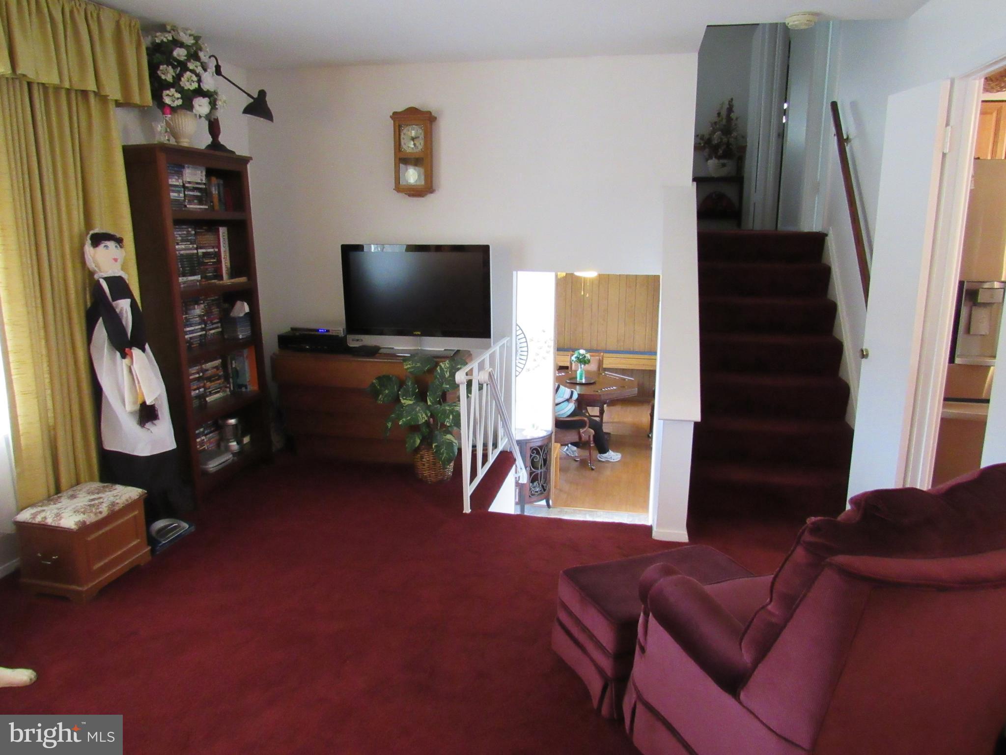 1720 Weyburn Road Baltimore, MD 21237 - Photo 20 of 30 Living Room