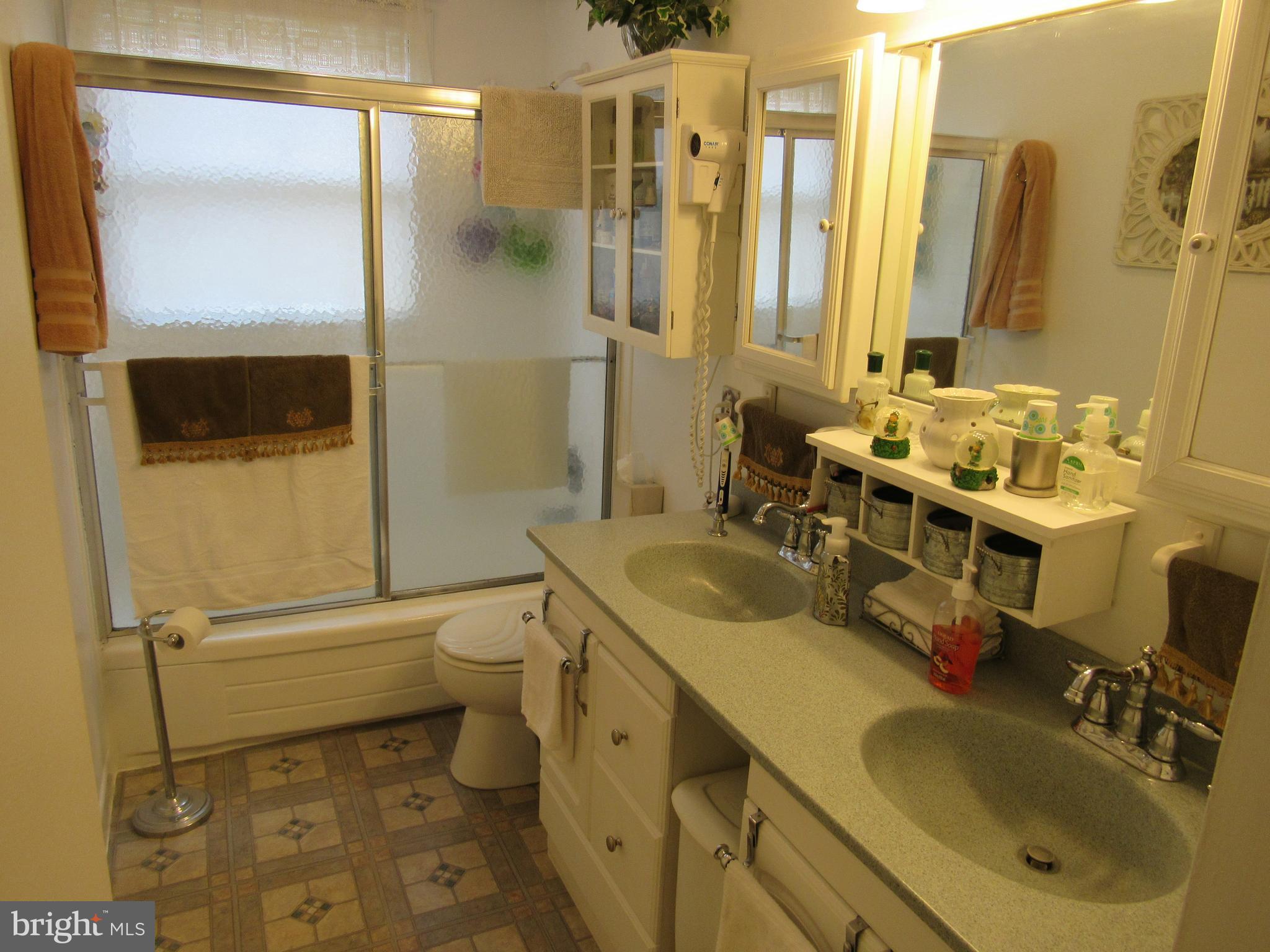 1720 Weyburn Road Baltimore, MD 21237 - Photo 22 of 30 Bath