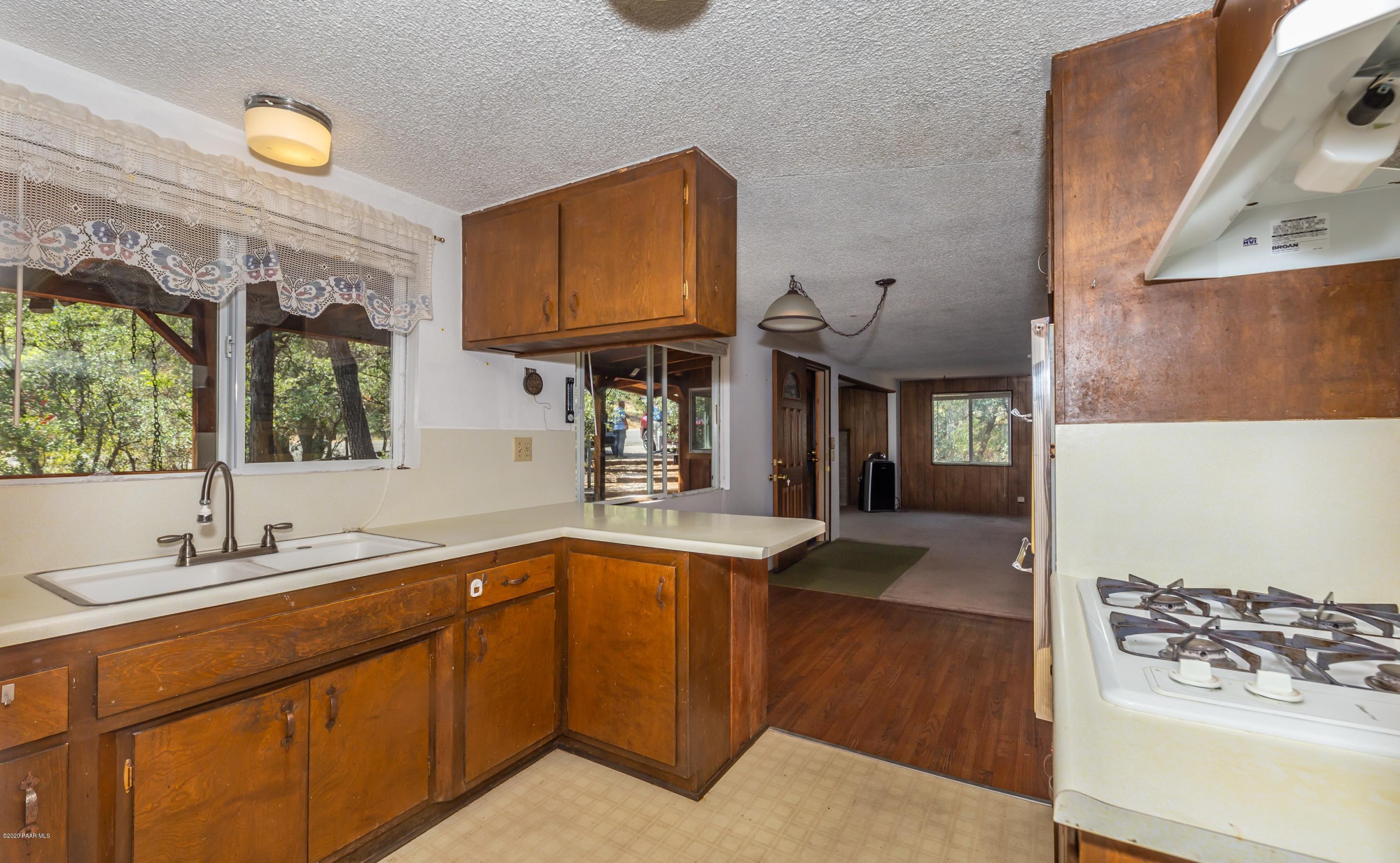 2280 Thumb Butte Road Prescott, AZ 86305 - Photo 7 of 18 007_Kitchen