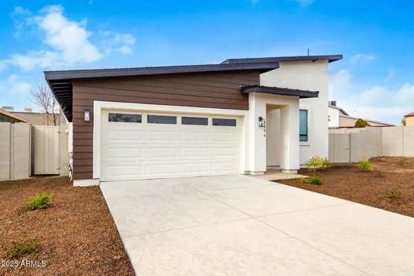 $2,050 | 9096 North 73rd Avenue, Peoria, AZ 85345