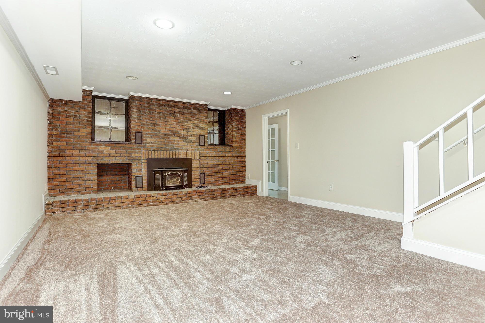 17425 Frederick Road Mount Airy, MD 21771 - Photo 21 of 27 2nd Family Room