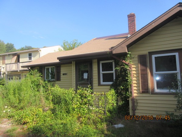 282 Old Fall River Road Swansea, MA 02777 - Photo 1 of 19 Gallery Image 1