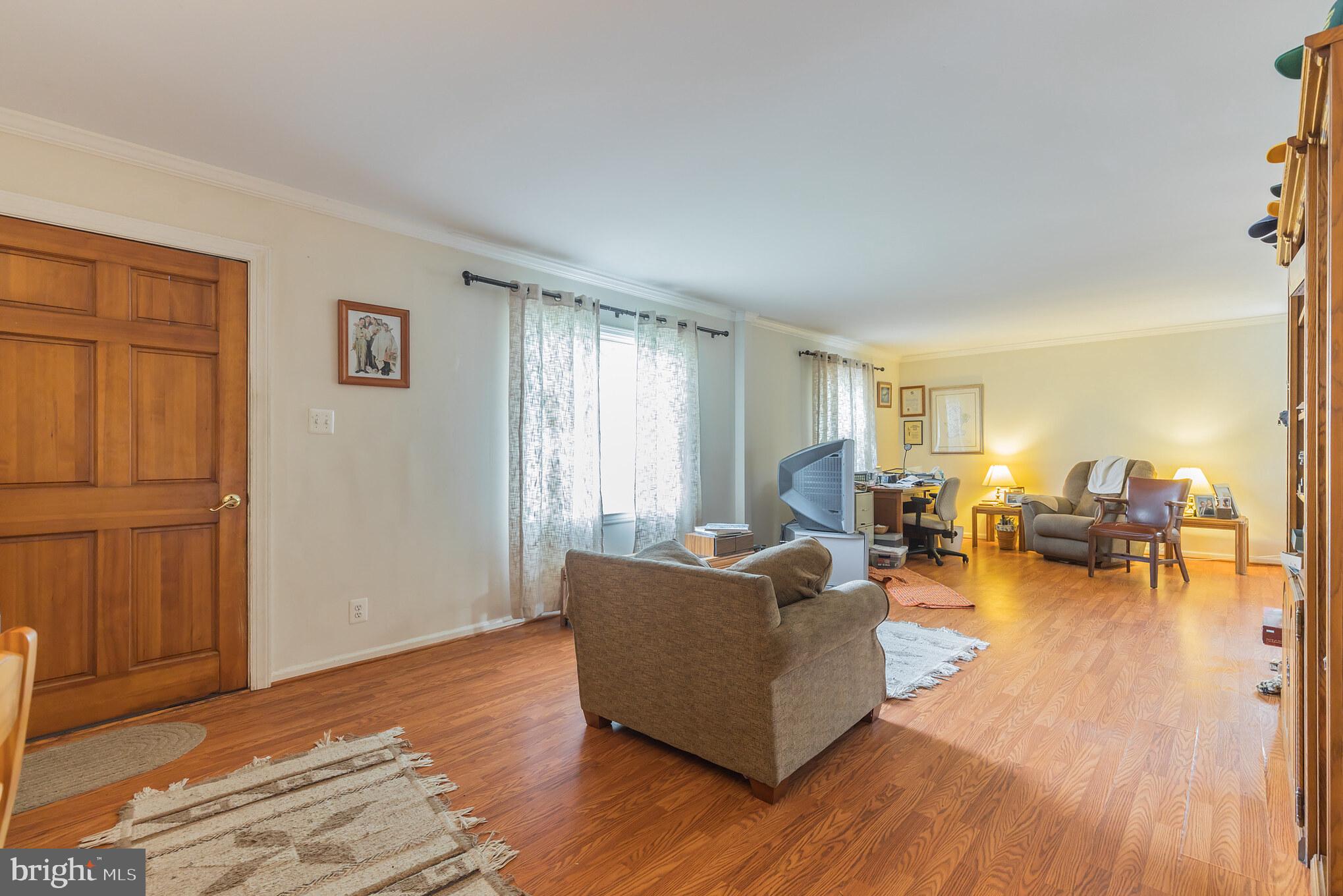 112 North Hickory Road Sterling, VA 20164 - Photo 21 of 31 Gallery Image 21