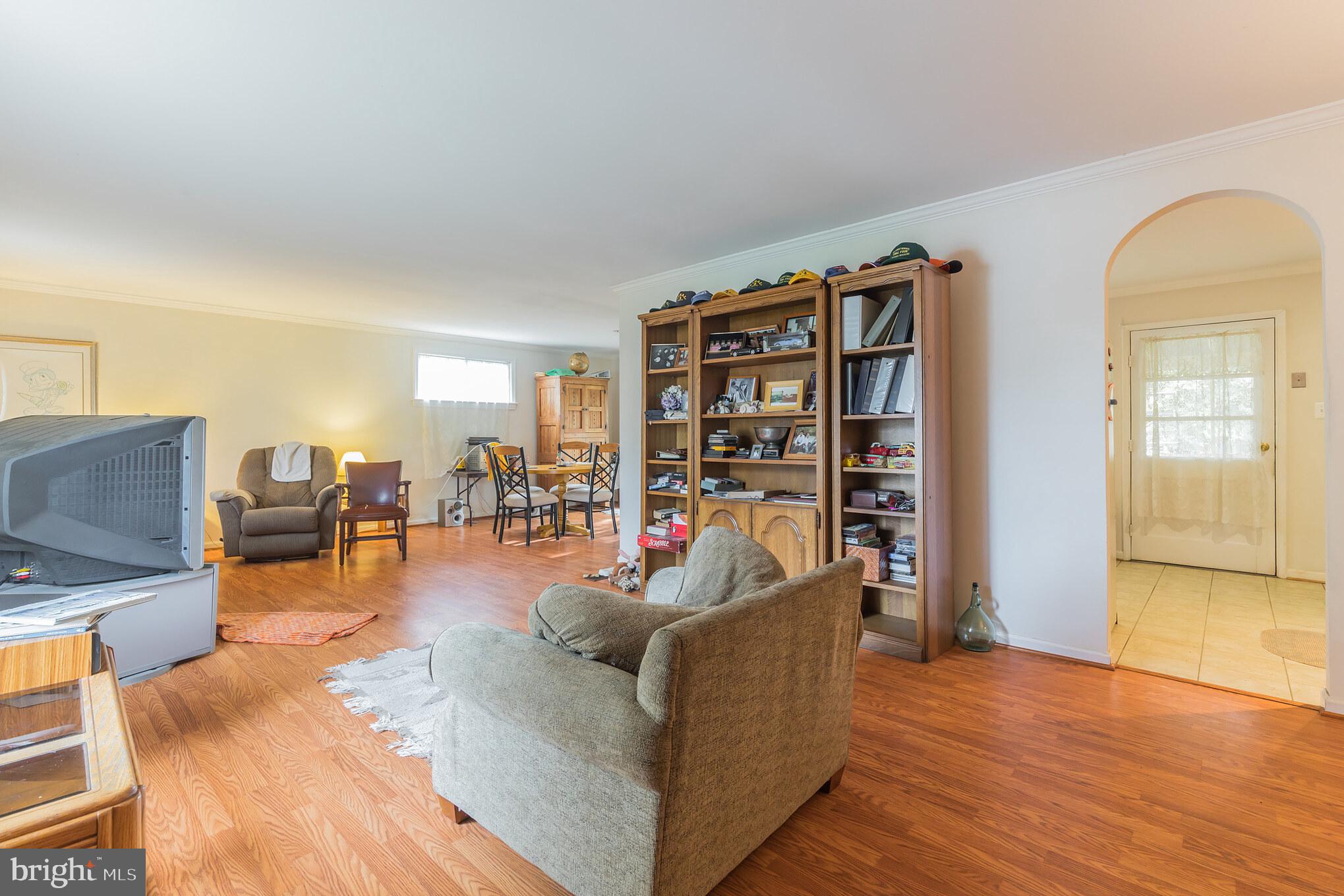 112 North Hickory Road Sterling, VA 20164 - Photo 22 of 31 Gallery Image 22