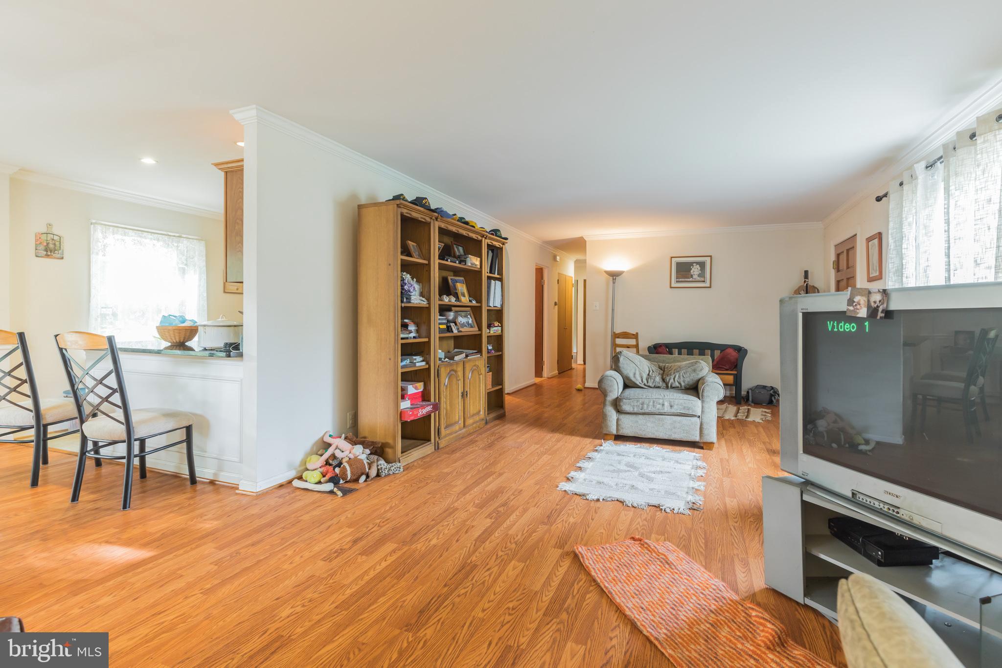 112 North Hickory Road Sterling, VA 20164 - Photo 25 of 31 Gallery Image 25