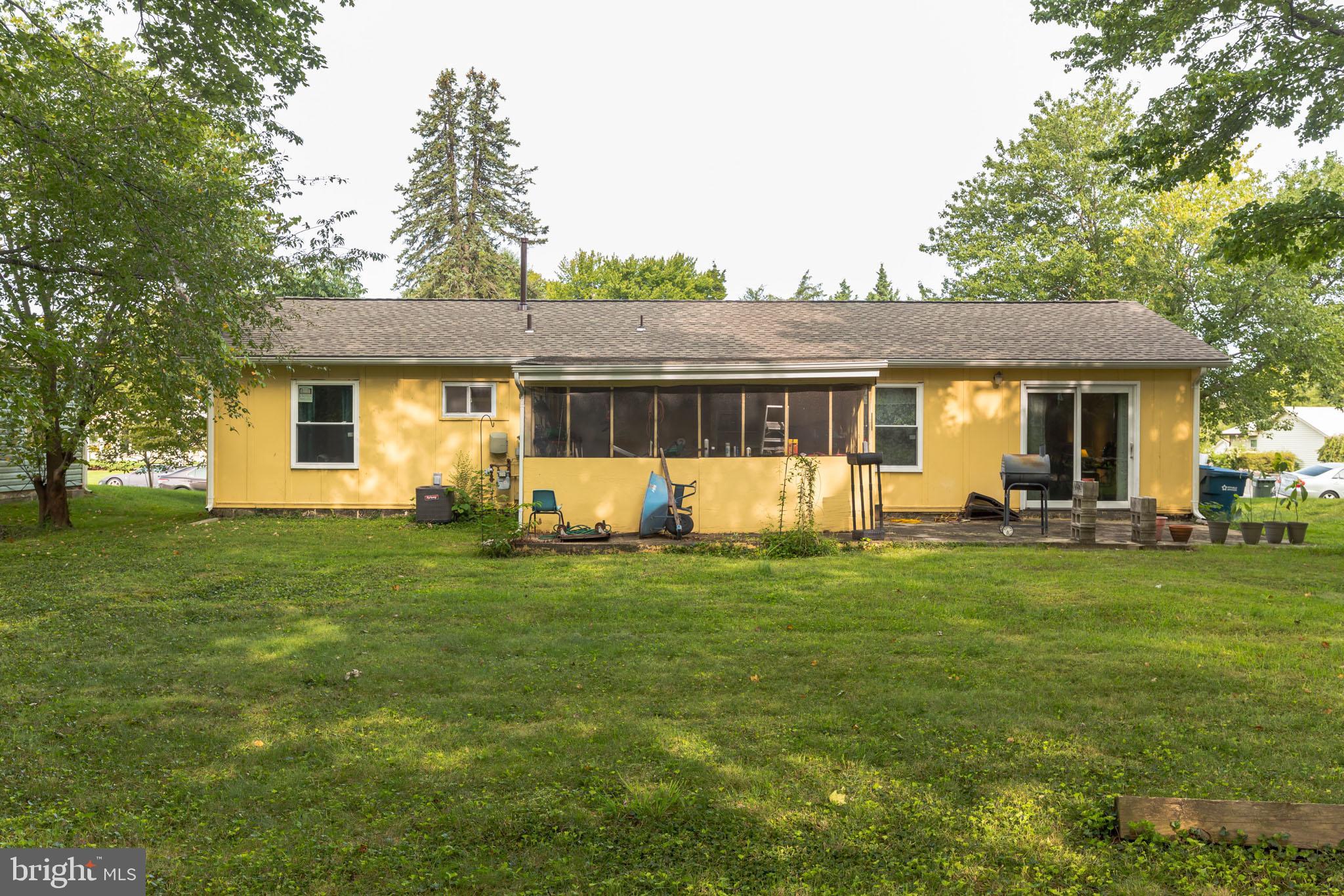 112 North Hickory Road Sterling, VA 20164 - Photo 29 of 31 Gallery Image 29