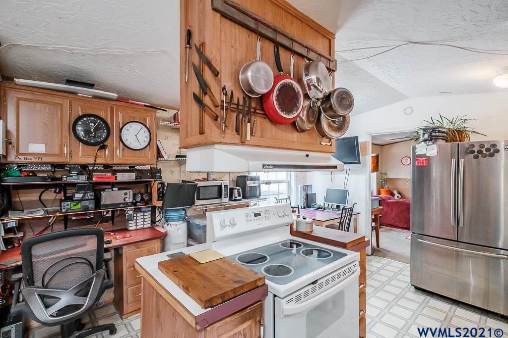 1329 Southwest Elm Street Albany, OR 97321 - Photo 13 of 36 Gallery Image 13