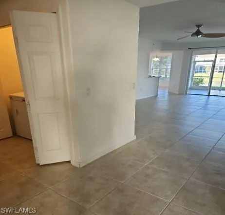 a view of an entryway with a livingroom