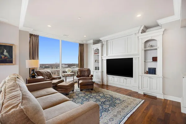 $2,150,000 | 3209 Galleria, Unit 1302, Edina, MN 55435