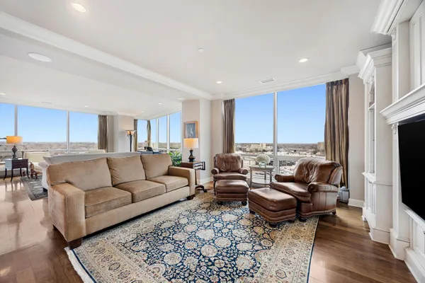 $2,150,000 | 3209 Galleria, Unit 1302, Edina, MN 55435