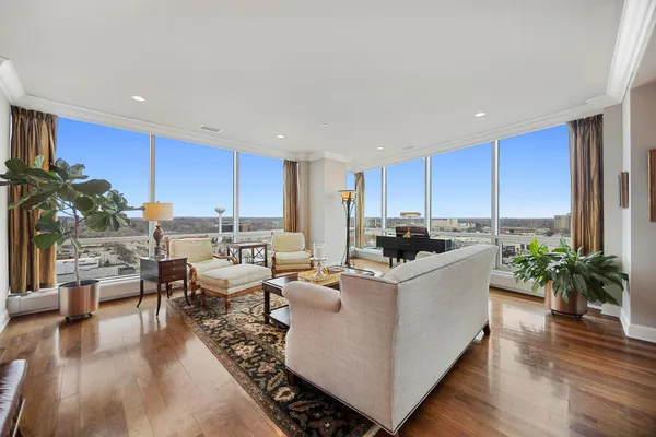 $2,150,000 | 3209 Galleria, Unit 1302, Edina, MN 55435