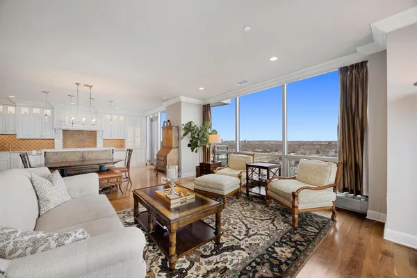 $2,150,000 | 3209 Galleria, Unit 1302, Edina, MN 55435