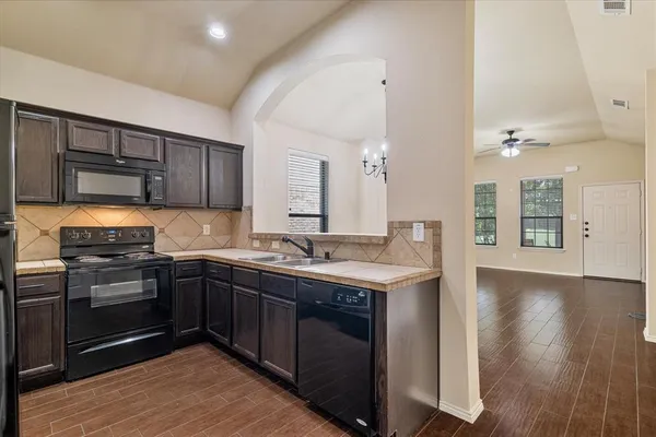 $1,685 | 345 Orbit Drive, Lavon, TX 75166