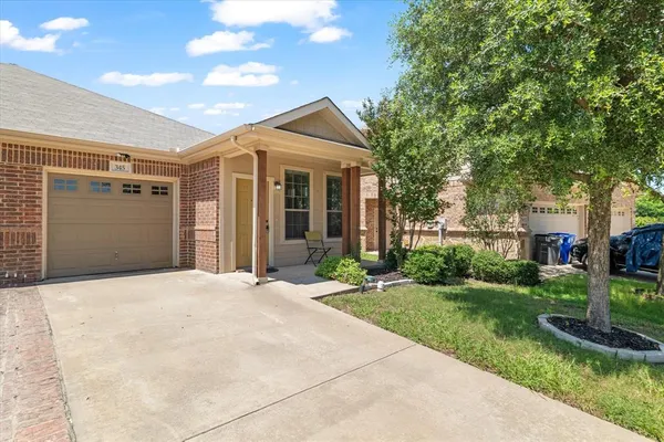 $1,685 | 345 Orbit Drive, Lavon, TX 75166