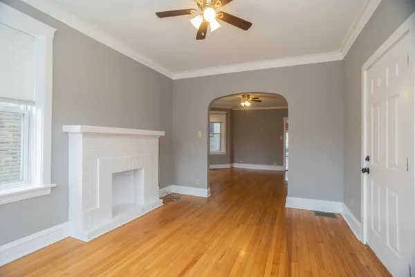 $2,000 | 5036 North Troy Street, Unit 1, Chicago, IL 60625