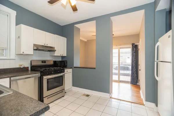 $2,000 | 5036 North Troy Street, Unit 1, Chicago, IL 60625