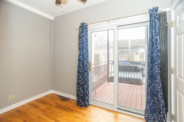 $2,000 | 5036 North Troy Street, Unit 1, Chicago, IL 60625