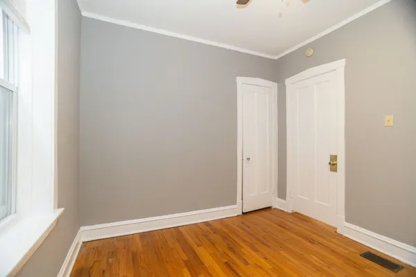 $2,000 | 5036 North Troy Street, Unit 1, Chicago, IL 60625