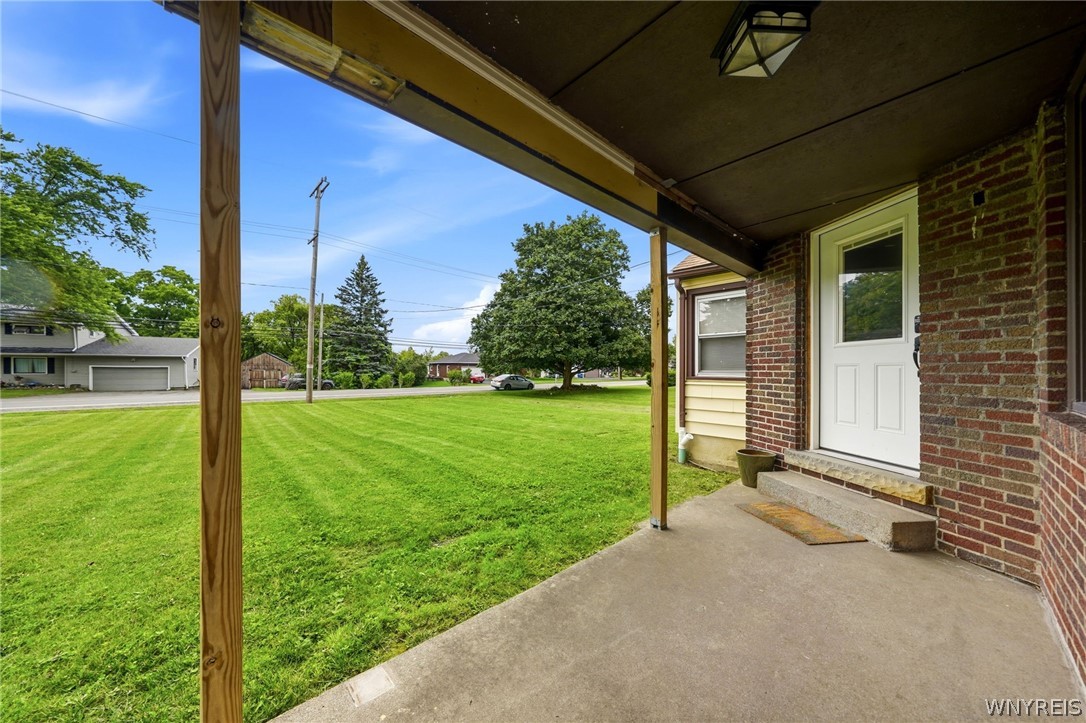 738 Upper Mountain Road Lewiston, NY 14092 - Photo 4 of 42
