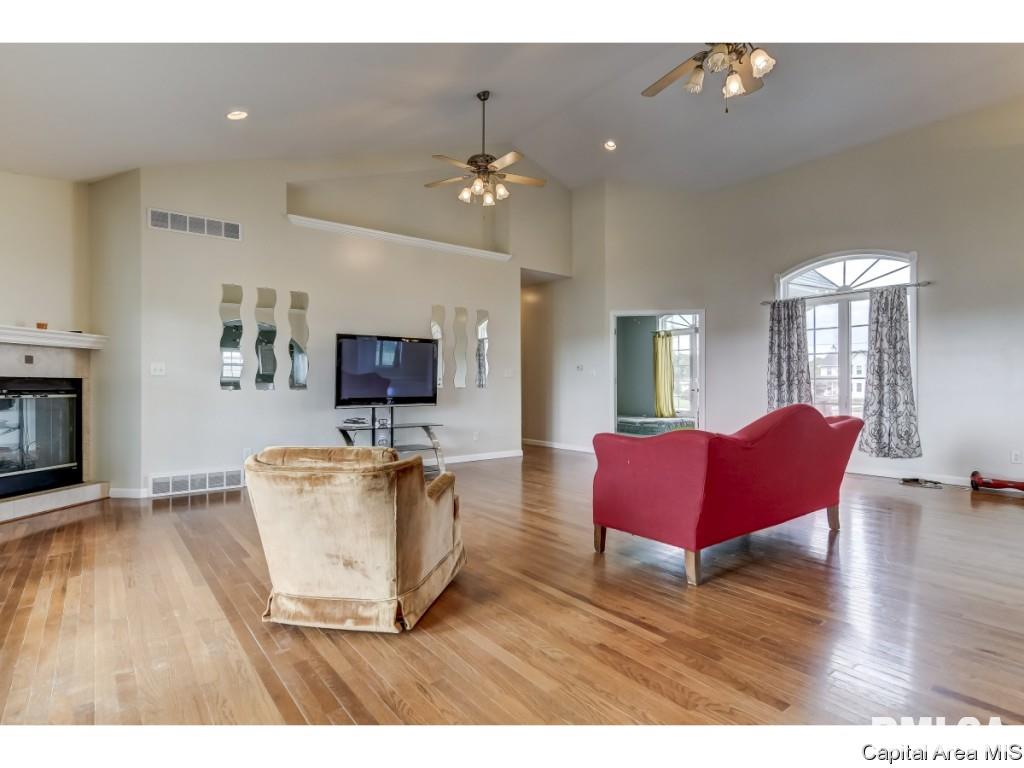 24751 Brookwood Hills Road Athens, IL 62613 - Photo 6 of 28 Gallery Image 6