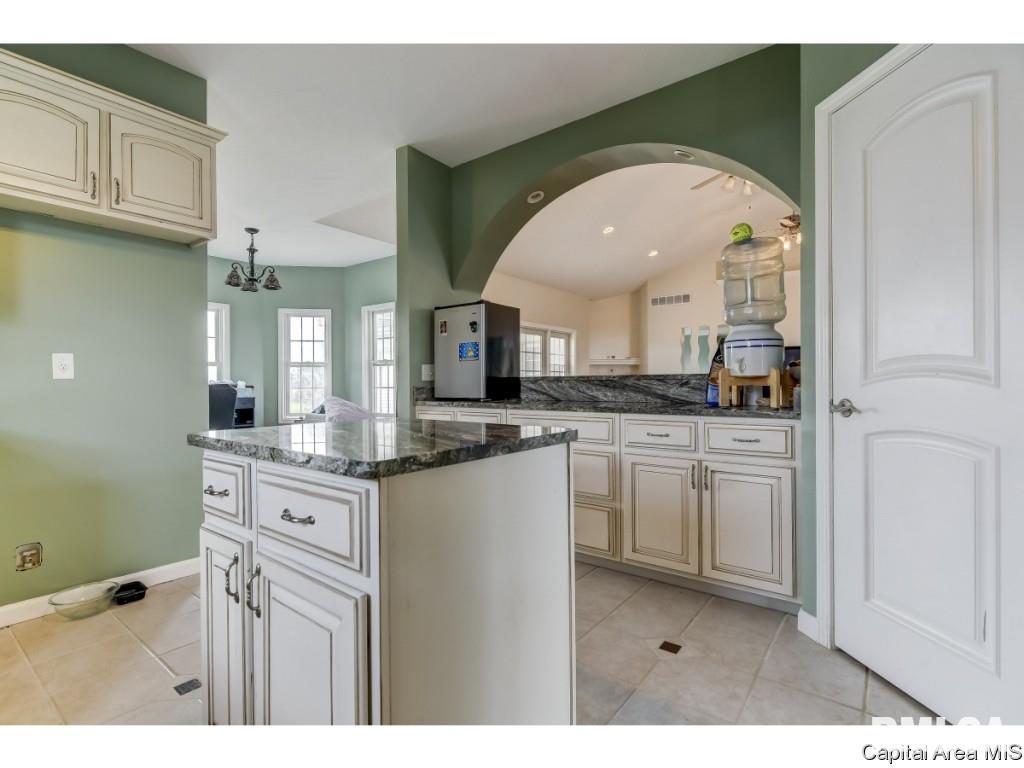 24751 Brookwood Hills Road Athens, IL 62613 - Photo 9 of 28 Gallery Image 9