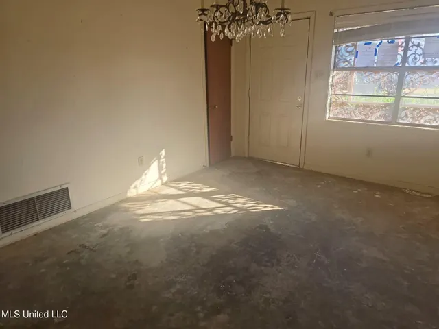 $61,000 | 206 Hoover Street, Belzoni, MS 39038