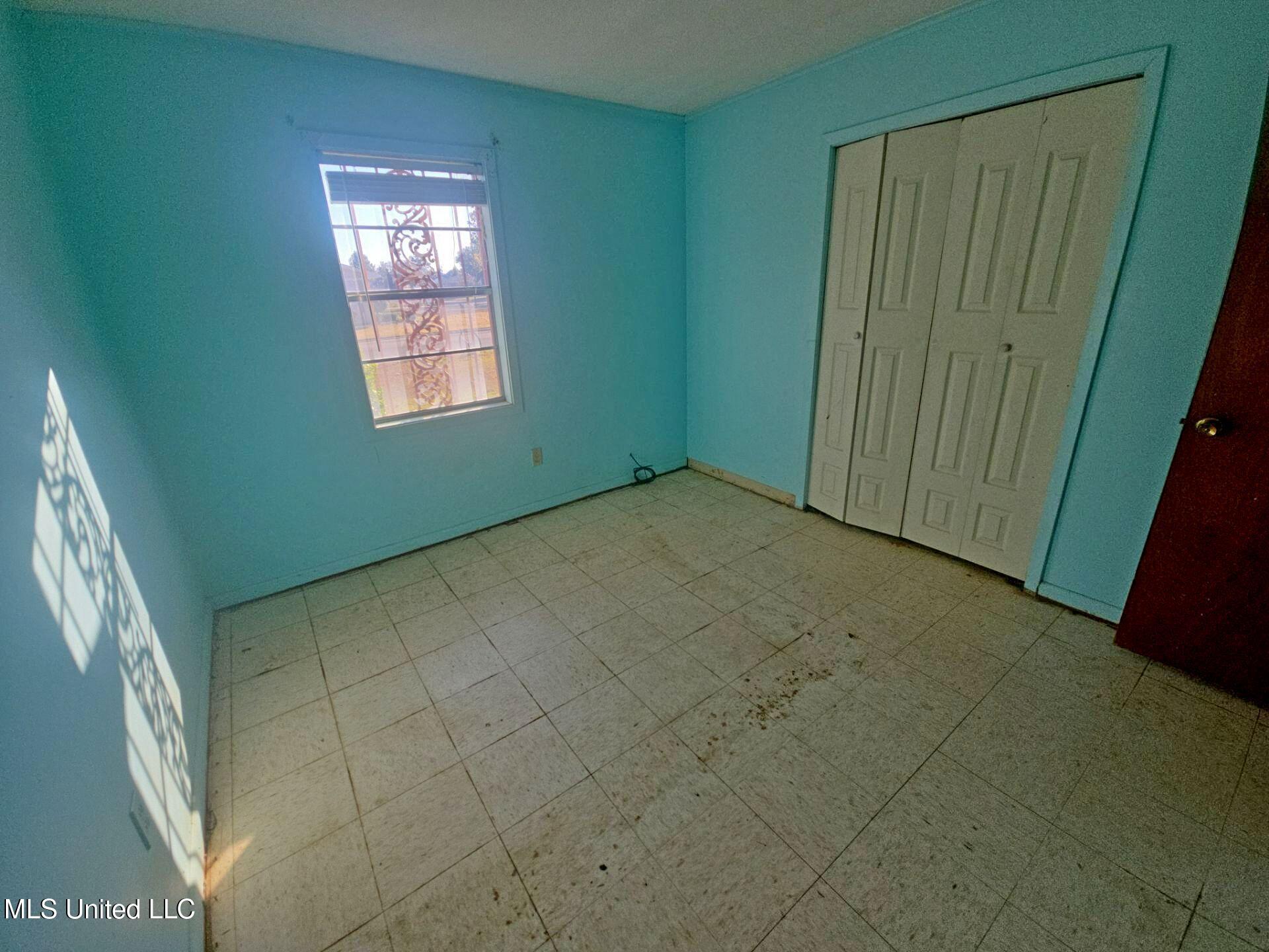 206 Hoover Street Belzoni, MS 39038 - Photo 9 of 22 38-Nov 15 2025 02_56pm-7WJm