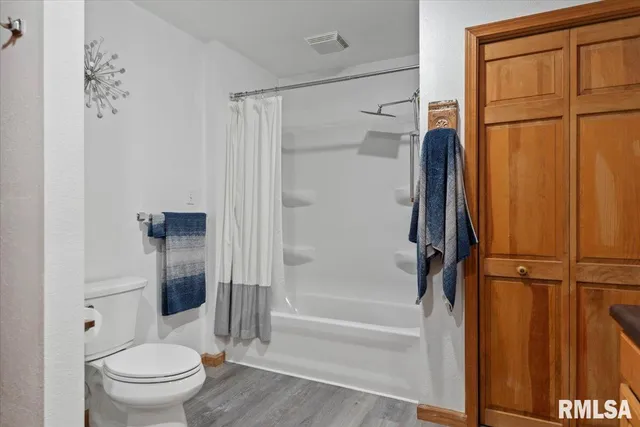 $210,000 | 1017 East Ash Street, Taylorville, IL 62568