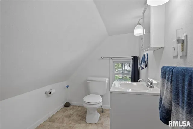 $210,000 | 1017 East Ash Street, Taylorville, IL 62568