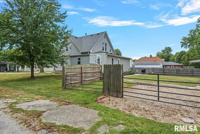 $210,000 | 1017 East Ash Street, Taylorville, IL 62568