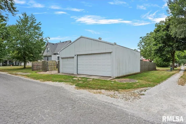 $210,000 | 1017 East Ash Street, Taylorville, IL 62568