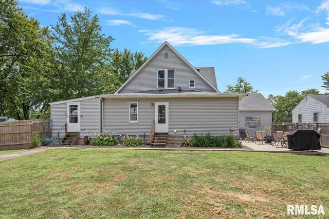 $210,000 | 1017 East Ash Street, Taylorville, IL 62568