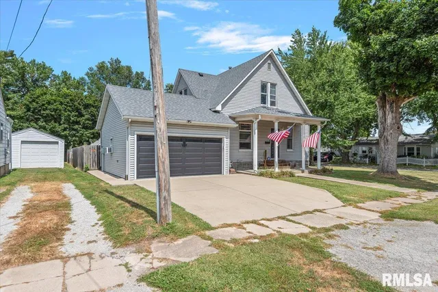 $210,000 | 1017 East Ash Street, Taylorville, IL 62568