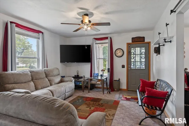 $210,000 | 1017 East Ash Street, Taylorville, IL 62568