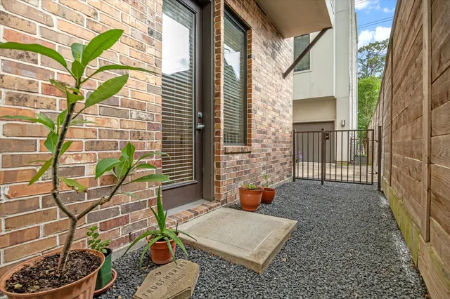 $549,997 | 4618 La Branch Street, Houston, TX 77004