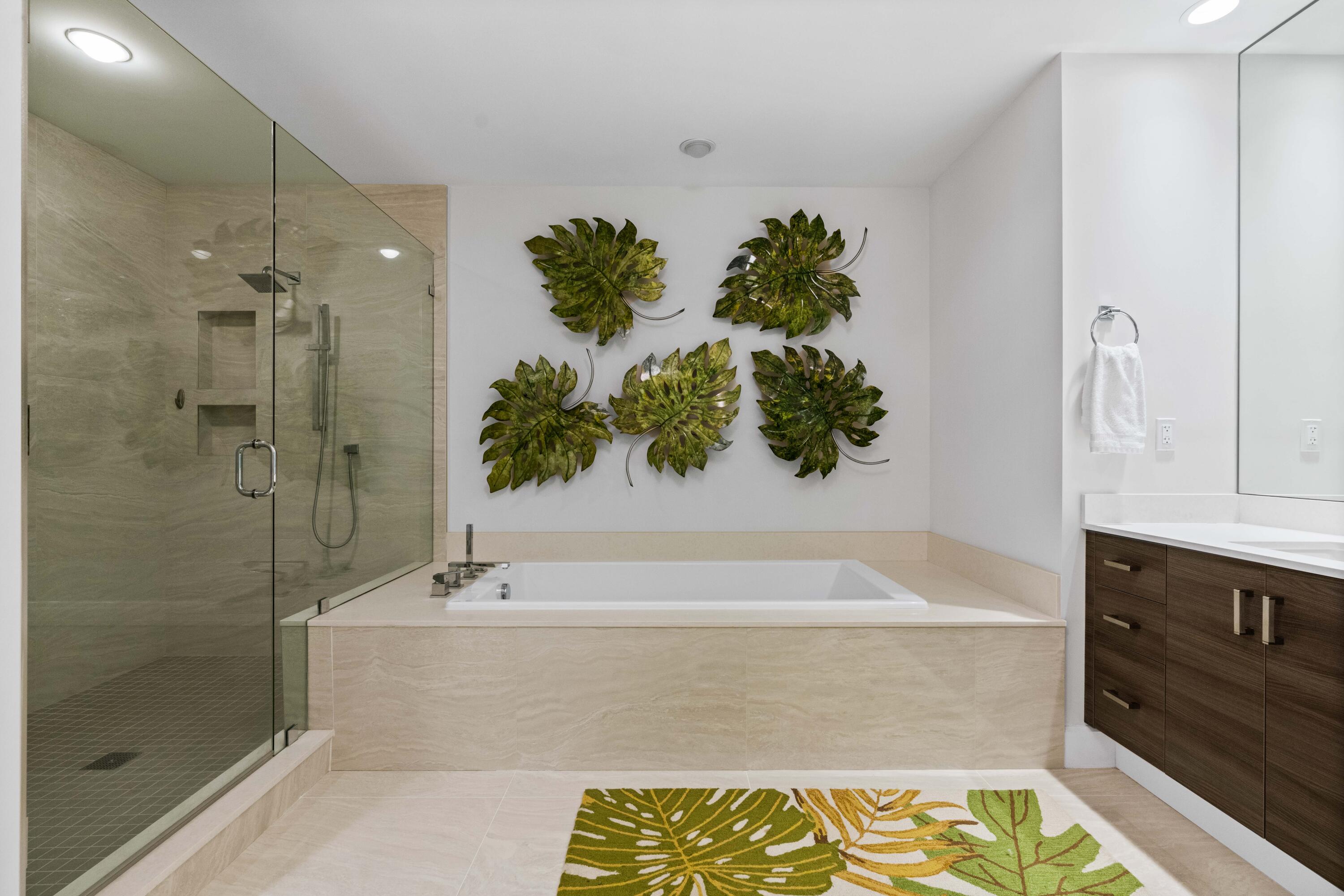 2720 Donald Ross Road, Unit 301 Palm Beach Gardens, FL 33410 - Photo 23 of 64 Master Bath