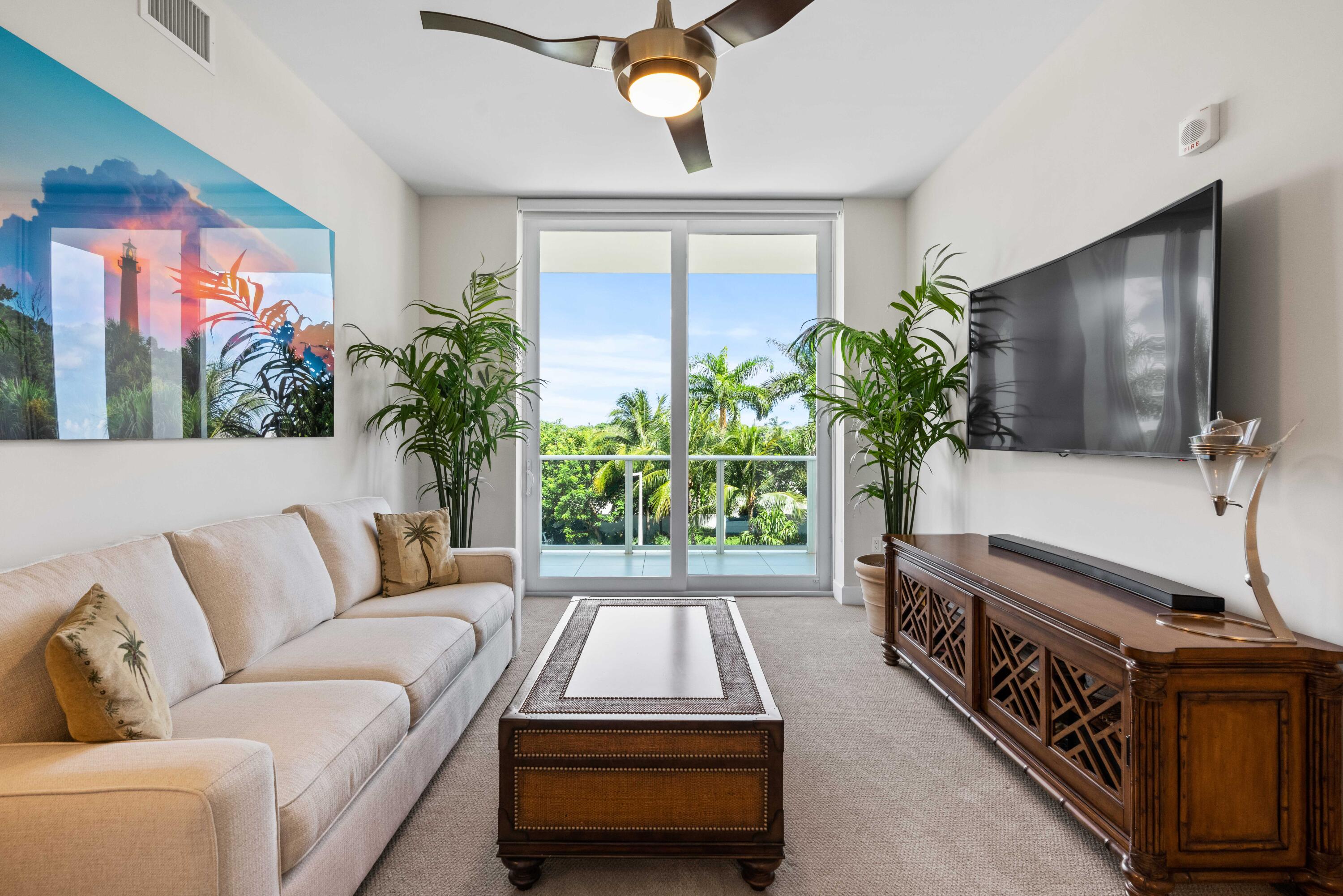 2720 Donald Ross Road, Unit 301 Palm Beach Gardens, FL 33410 - Photo 27 of 64 Study w/Private Balcony
