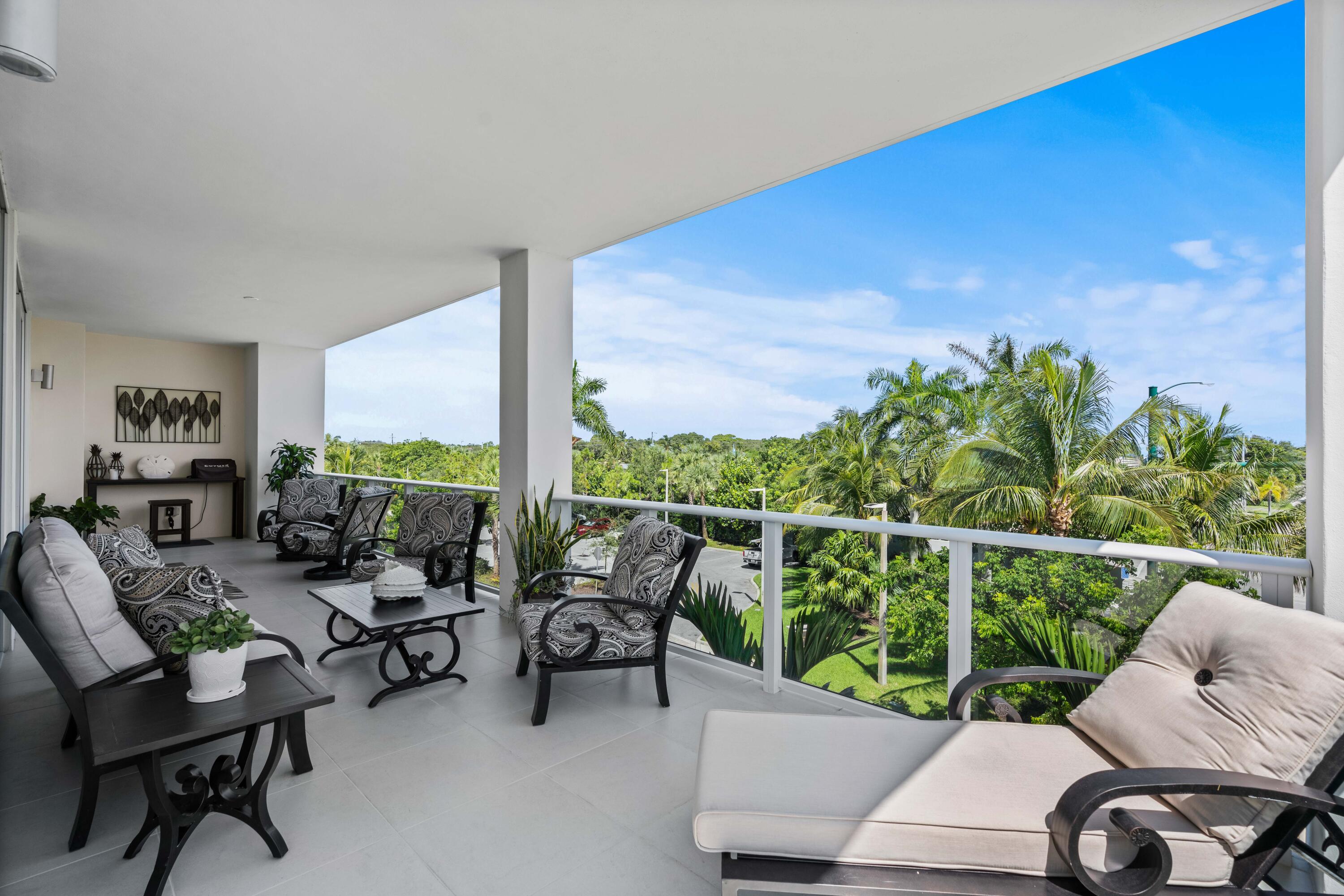 2720 Donald Ross Road, Unit 301 Palm Beach Gardens, FL 33410 - Photo 34 of 64 75 Linear Feet of Balcony