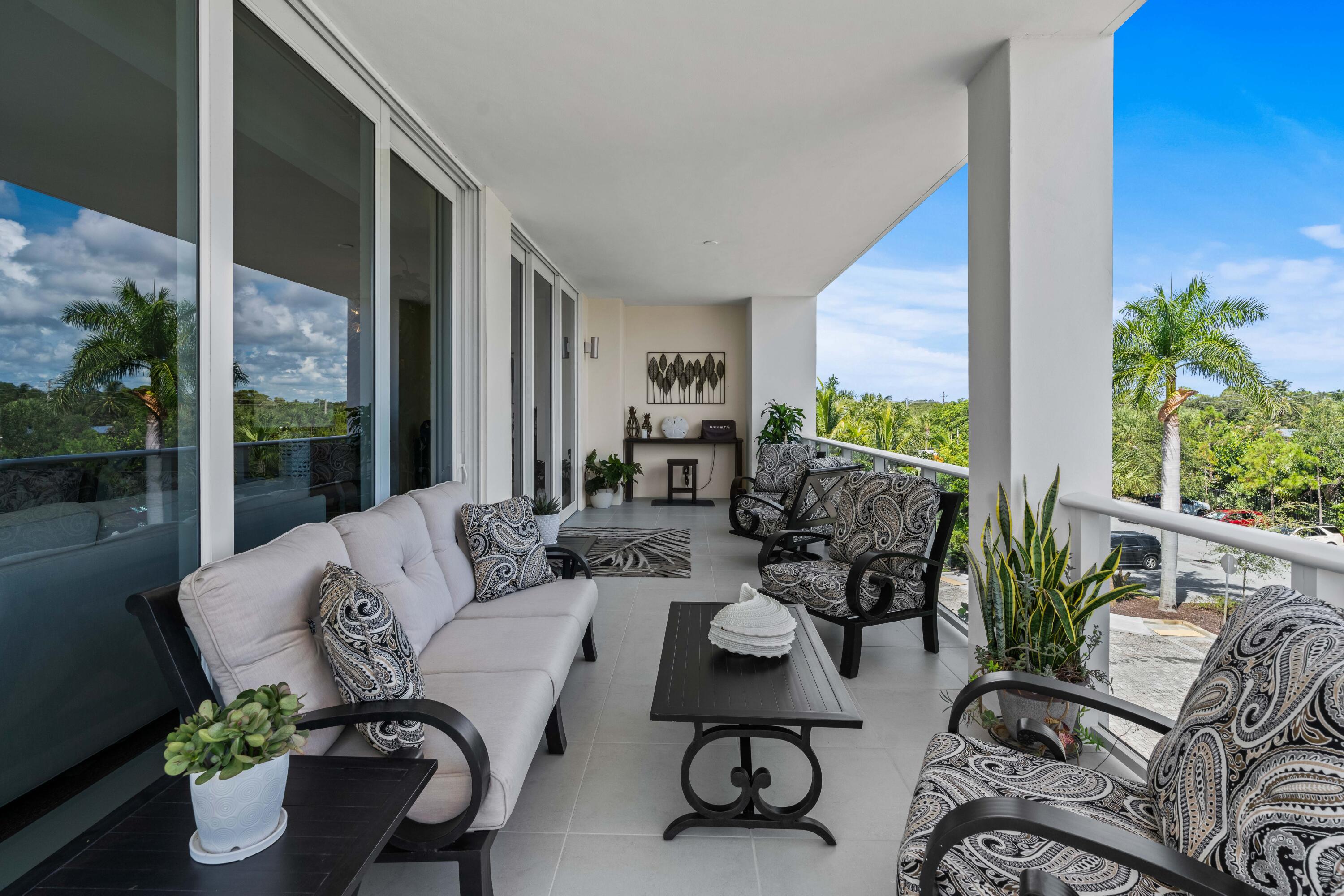 2720 Donald Ross Road, Unit 301 Palm Beach Gardens, FL 33410 - Photo 36 of 64 Covered Outdoor Living