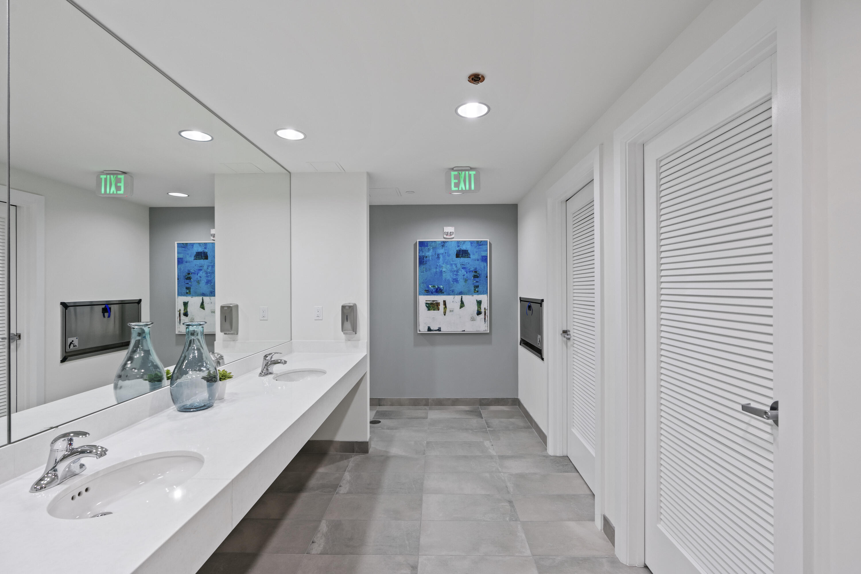 2720 Donald Ross Road, Unit 301 Palm Beach Gardens, FL 33410 - Photo 51 of 64 Locker Room