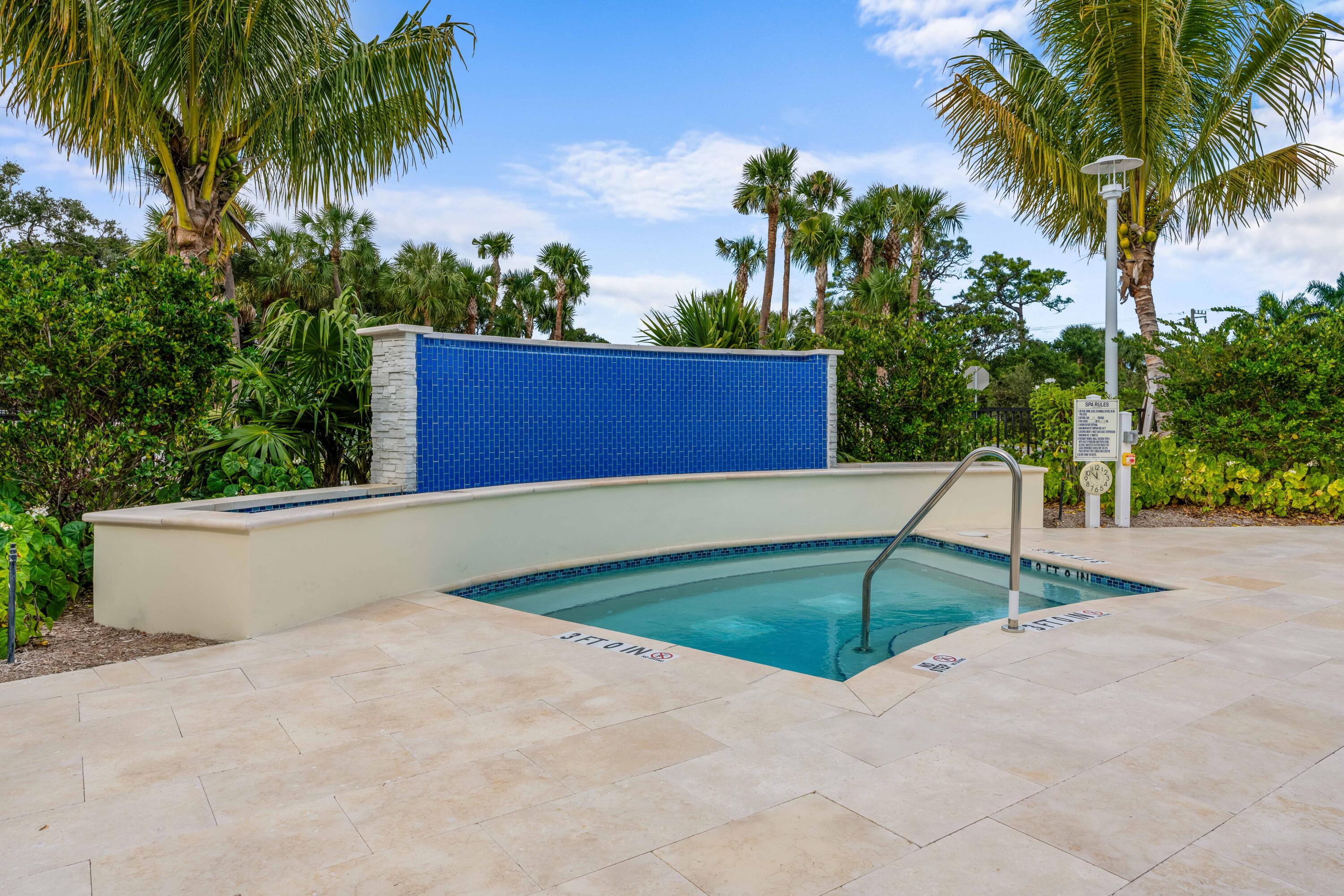 2720 Donald Ross Road, Unit 301 Palm Beach Gardens, FL 33410 - Photo 62 of 64 Whirlpool Spa