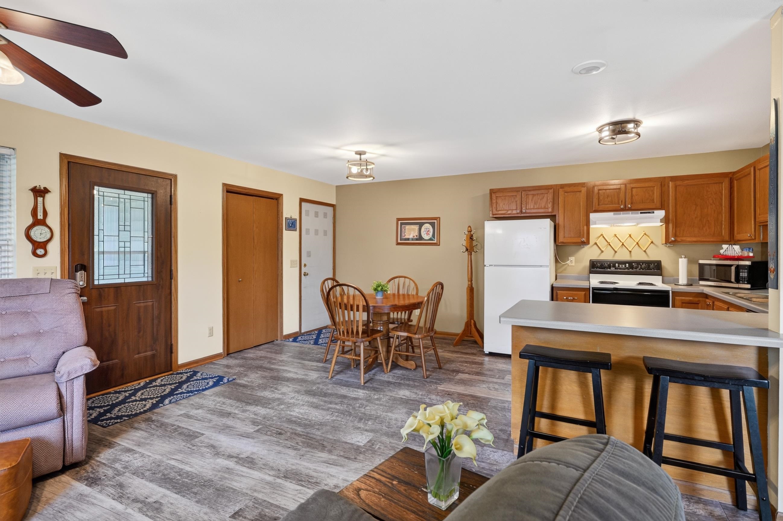 403 Hanson Road Stoughton, WI 53589 - Photo 11 of 42
