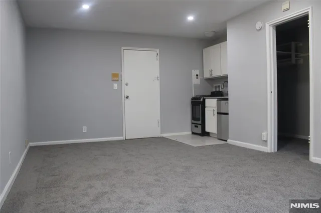 $1,749 | 320 Claremont Avenue, Unit B12, Montclair, NJ 07042