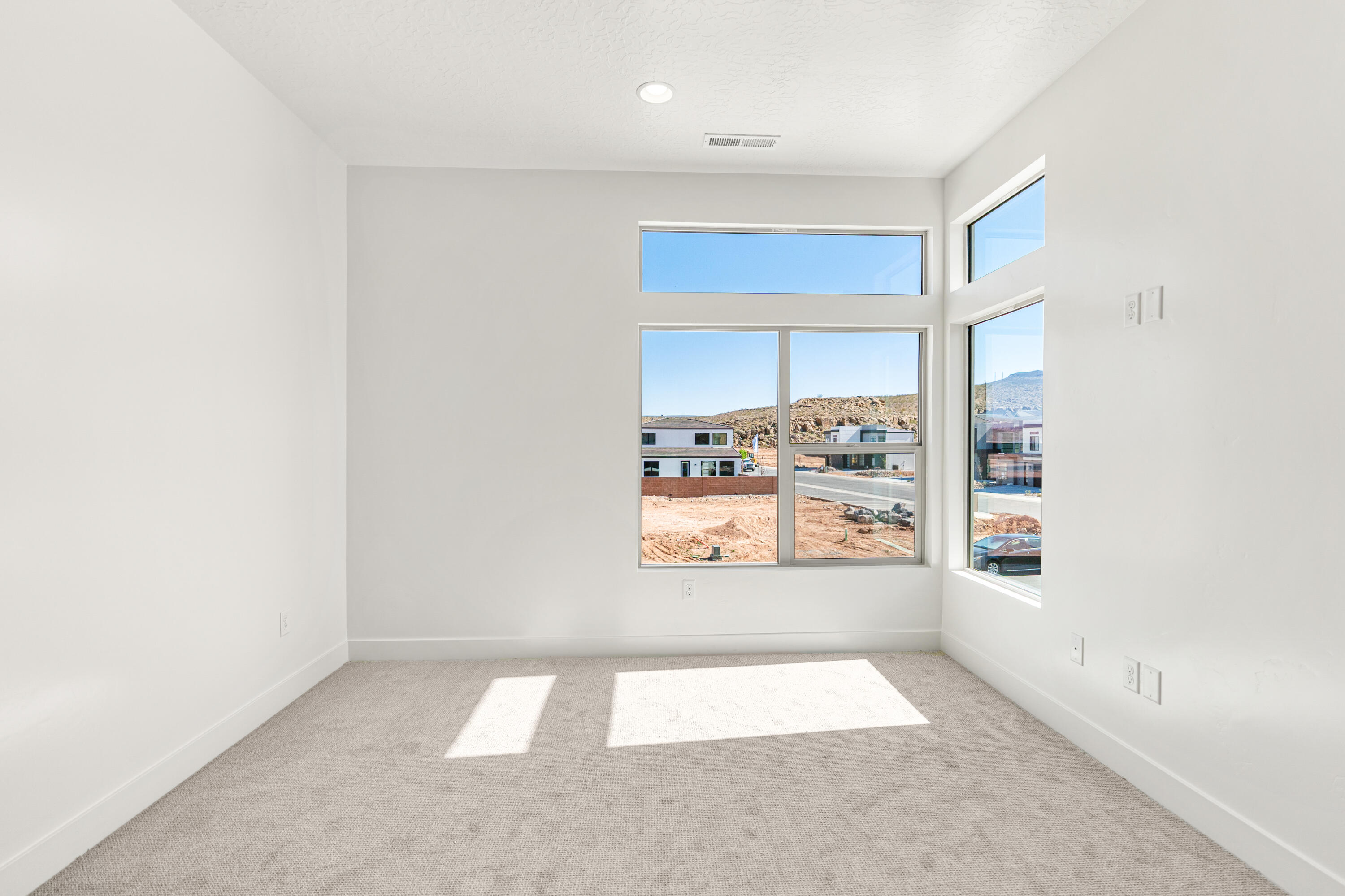 318 Southern View Street St. George, UT 84790 - Photo 11 of 25 DSC04922
