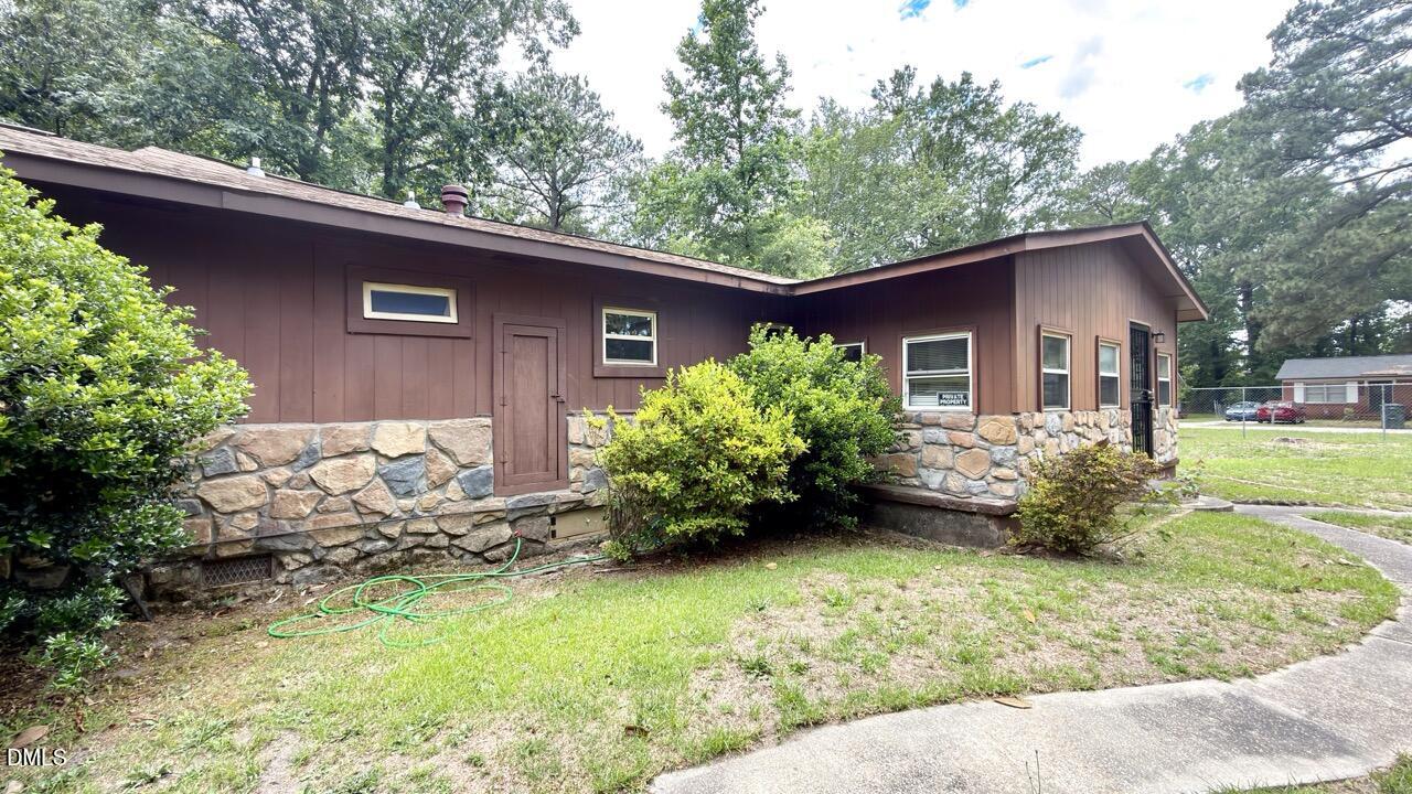 7014 Zepher Road Fayetteville, NC 28311 - Photo 7 of 31 IMG_7957 Large