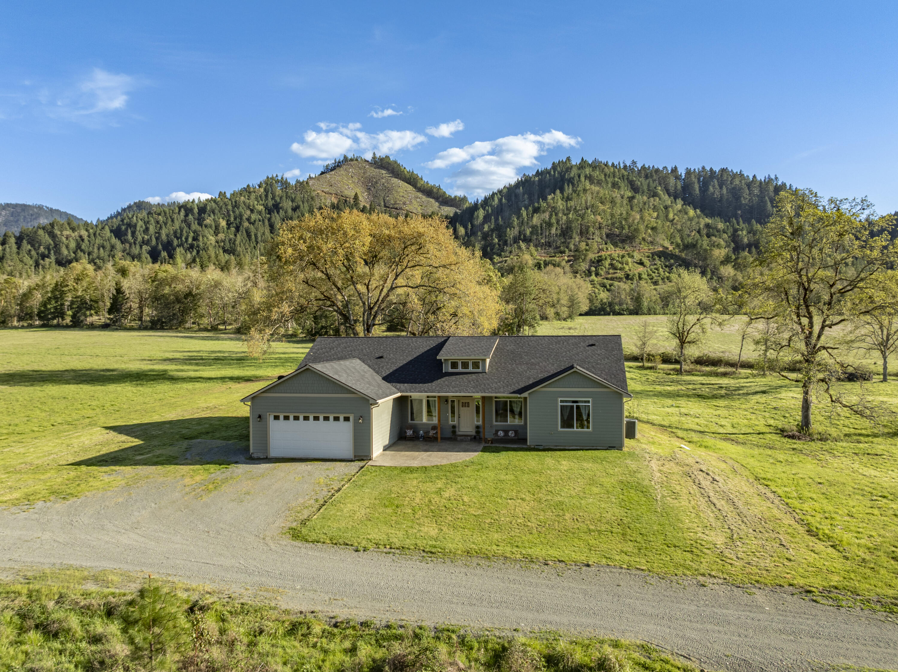 1775 Leland Road Wolf Creek, OR 97497 - Photo 4 of 49 Leland4