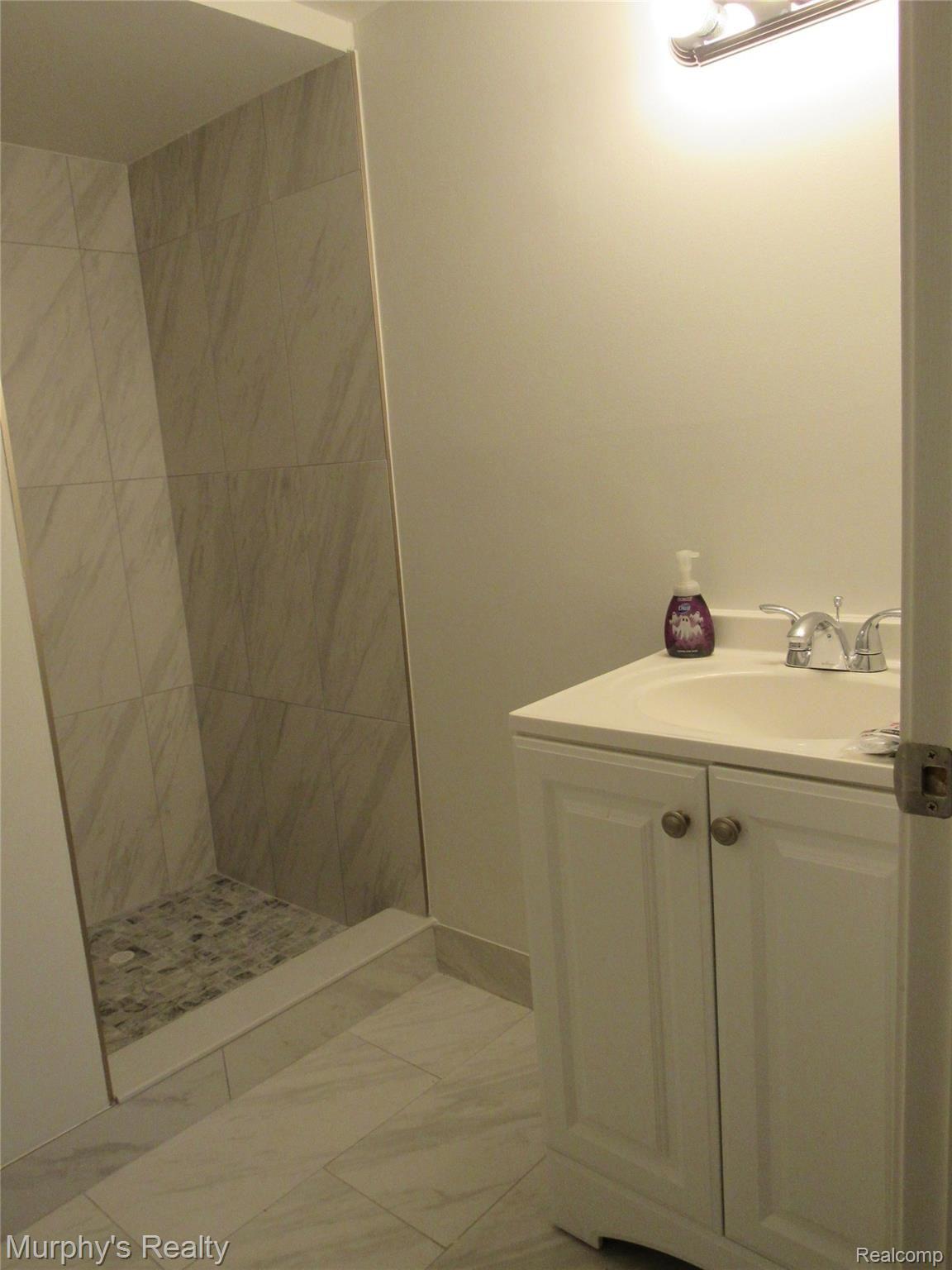 38501 Radde Street Clinton Township, MI 48036 - Photo 33 of 39 33.jpeg