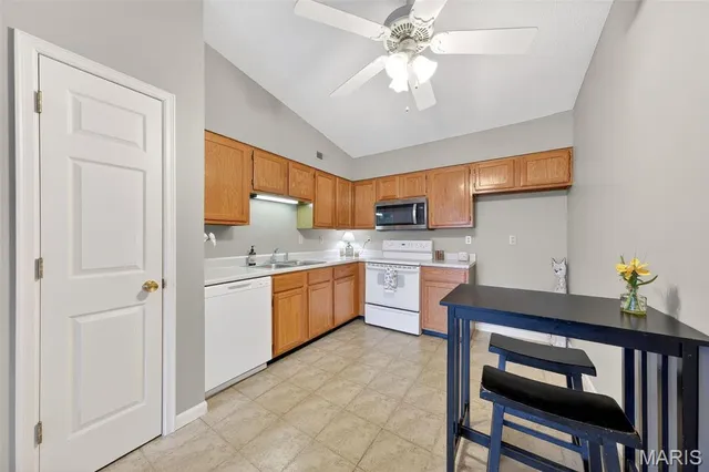 $144,900 | 10 Berview Circle, Unit D, St. Louis, MO 63129